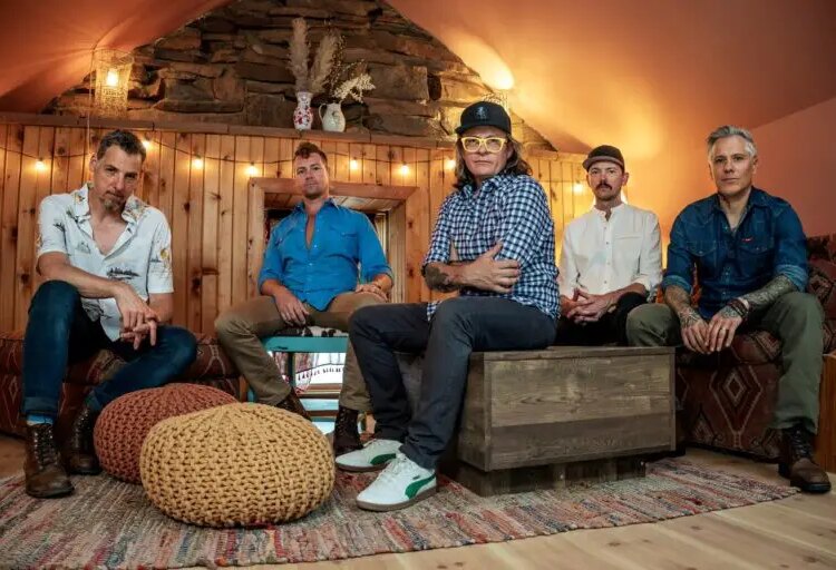 The Infamous Stringdusters lança novo single transcendente