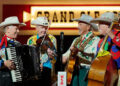 Todas as estrelas country cameos em 'A Grand Ole Opry Christmas'