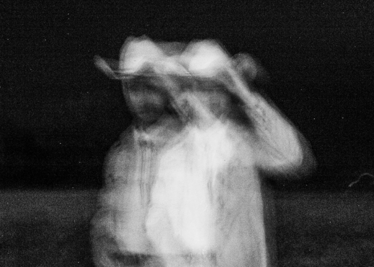 Trevor Lang lança discretamente álbum inspirado no country cósmico da Alemanha