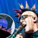 Um guia para fãs de ferramentas para a tendência das músicas virais da véspera de Ano Novo