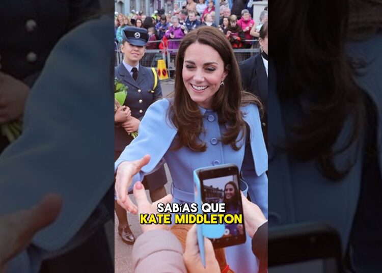 Por qué Kate Middleton evita cámaras y espejos esta Navidad? La razón real #shorts