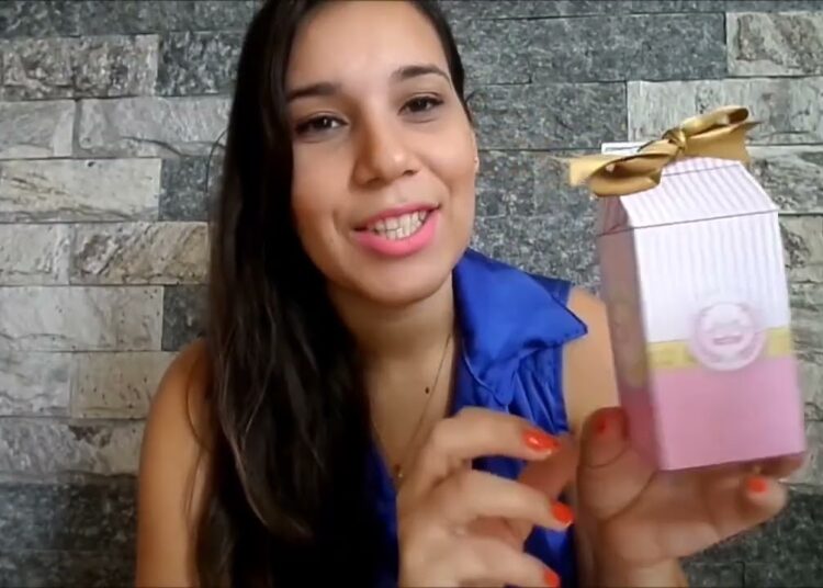 #Manuhfaz1 – Preparativos do Aniversário Realeza – Rótulos,Caixinhas e Forminhas personalizadas #3