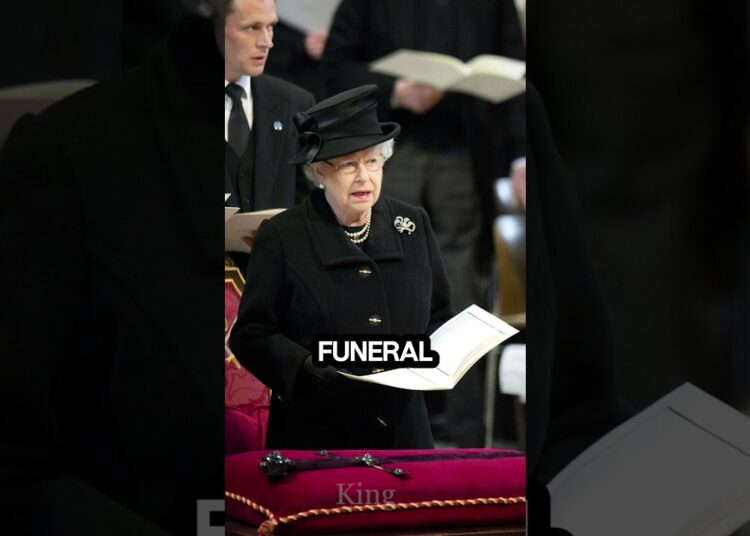 O gesto mais raro da Rainha Elizabeth II no funeral de Diana #PrincessDiana #Elizabeth #shorts