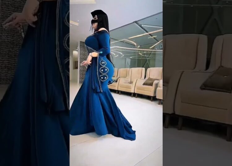 Why Life of Dubai Sheikhs Wives Is So Different 😰 #dubai #shortvideo
