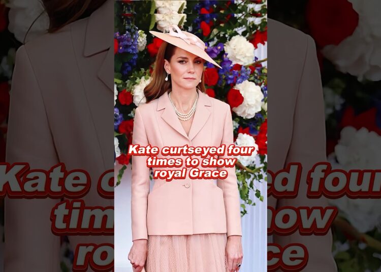Kate curtseyed four times to show royal Grace #princesskate #queencamilla #royal #france #foryou