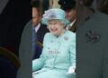 La Reina Isabel rompió el protocolo real por Obama 😱👑#Realeza #QueenElizabeth #RoyalFacts #shorts