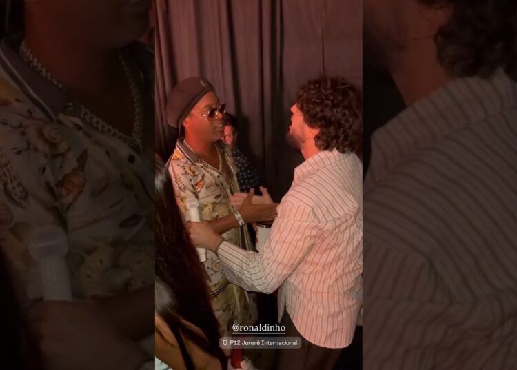 Nattan encontra Ronaldinho e detalhe chama atenção #fofoca #fofocas #leodias #viralizar #viral