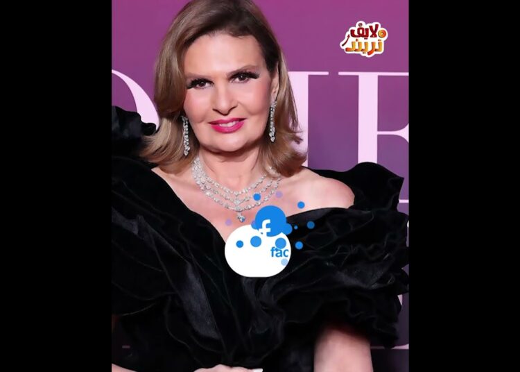 يسرا بتغني لصاحبة عمرها إلهام شاهين في حفلة ديسكو في مهرجان الجونة