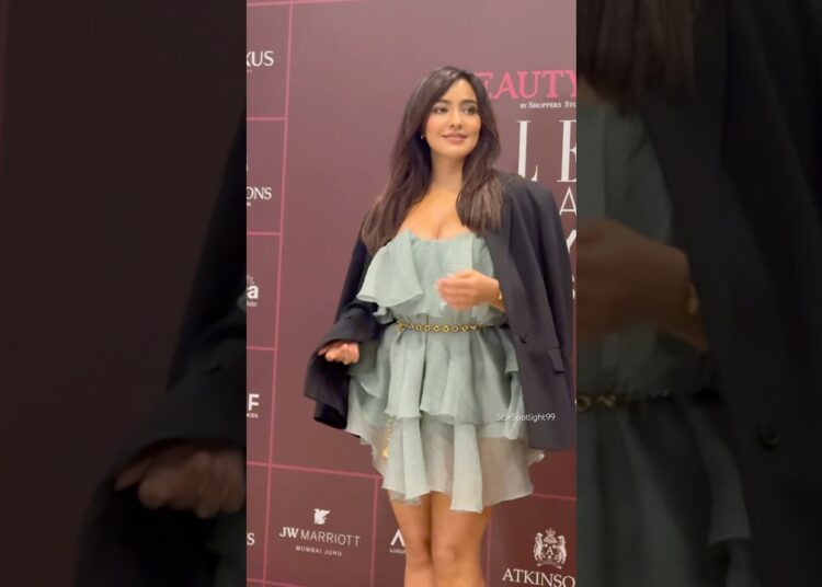 Neha Sharma Stuns At Elle Beauty Awards 2025 💫