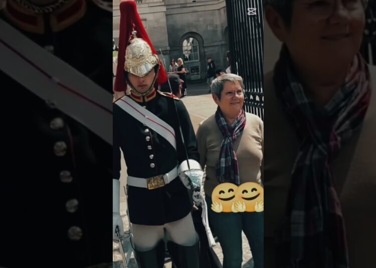 WHO IS PETER ELLIS#kingsguard #buckinghampalace #shorts #peterellis #realeza #respect #guard #army
