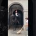 BEWARE HORSE MAY KICK OR BITE#horseguards #realeza #buckinghampalace #kingsguard #shorts #tourist
