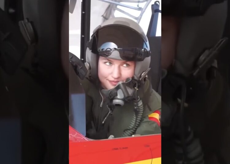 🇪🇸#princessleonore Joins Air Force To Serve The Country👑#spanishroyalty #spanishroyalfamily #shorts