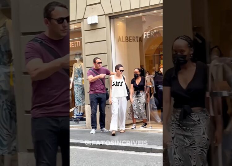A filha de Brad Pitt foi humilhada em uma boutique de luxo!#curiosidades #noticias #brazil