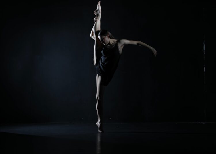 A crescente companhia de dança Ishida dá um salto no Long Center