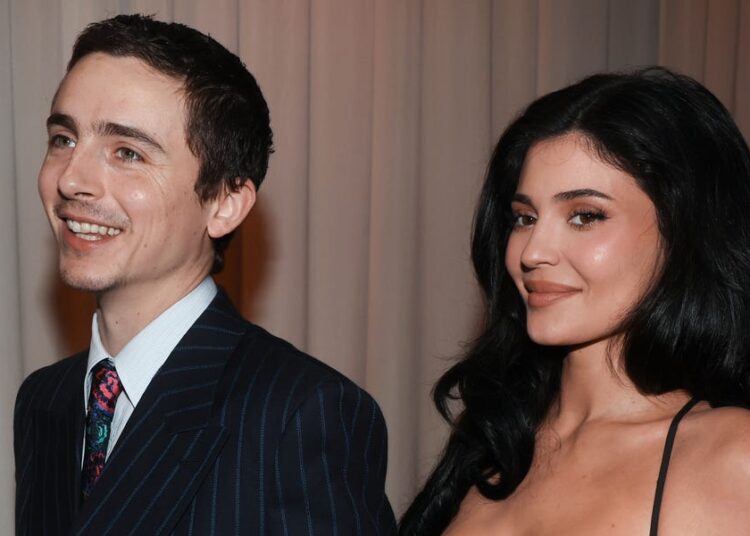 A mãe de Kris Jenner e Timothée Chalamet interage no Instagram