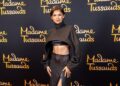 A nova figura de cera de Zendaya apresenta anel de noivado de Tom Holland