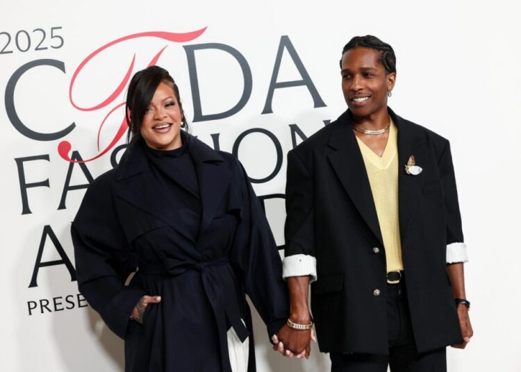 ASAP Rocky sugere que ele 'roubou' Rihanna de Drake na faixa Diss