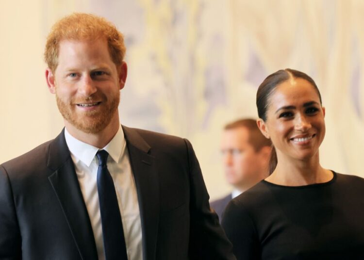Amigos avaliaram a recente mudança parental do príncipe Harry e Meghan Markle