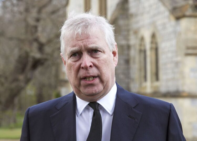 Andrew Mountbatten-Windsor não viverá no exterior por um motivo | Real | Notícias