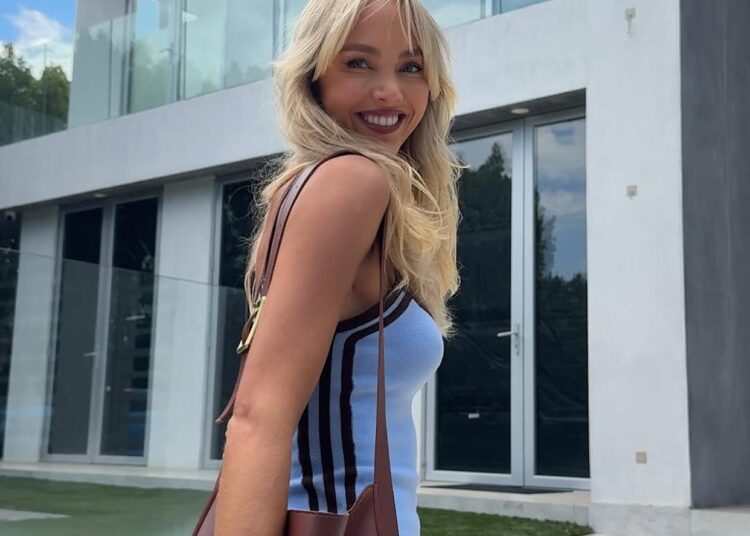 Annie Knight do OnlyFans revela que a 'maior insegurança' é seu 'rosto nu': 'Literalmente só quero me esconder'