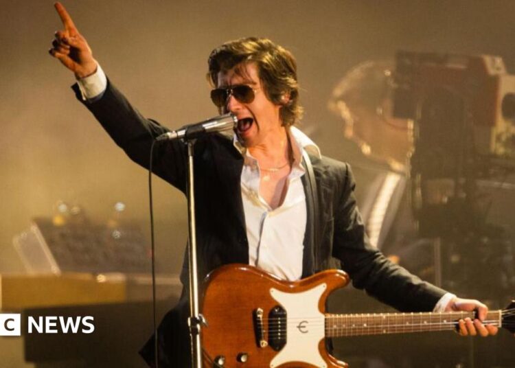 Arctic Monkeys: Opening Night 'muito divertido de gravar'