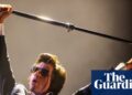 Arctic Monkeys lança primeira música nova desde 2022 para beneficiar War Child | Música