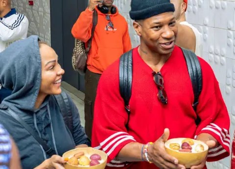 As estrelas de cinema norte-americanas Meagan Good e Jonathan Majors tornam-se cidadãos guineenses após testes de DNA