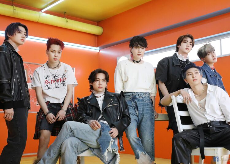 BTS confirma retorno como grupo completo, data de lançamento do novo álbum e turnê mundial