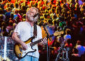 Bob Weir, membro fundador do Grateful Dead, morre aos 78 anos