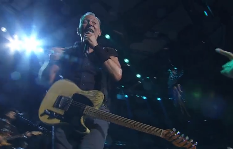 Bruce Springsteen canta nova música anti-ICE em show em Minneapolis