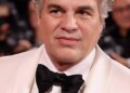 Mark Ruffalo usou um distintivo de protesto no Globo de Ouro (John Shearer/WireImage)