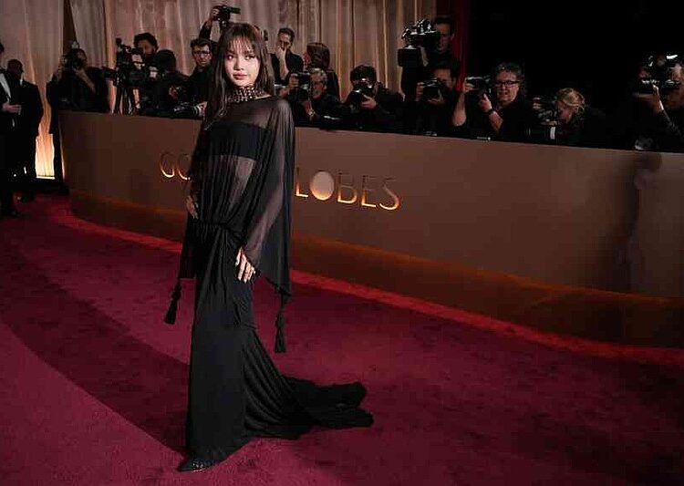 Celebridades adotam o glamour negro e antigo de Hollywood no tapete vermelho do Globo de Ouro