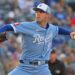 Cole Ragans, do Royals, acaba de receber material para quadro de avisos