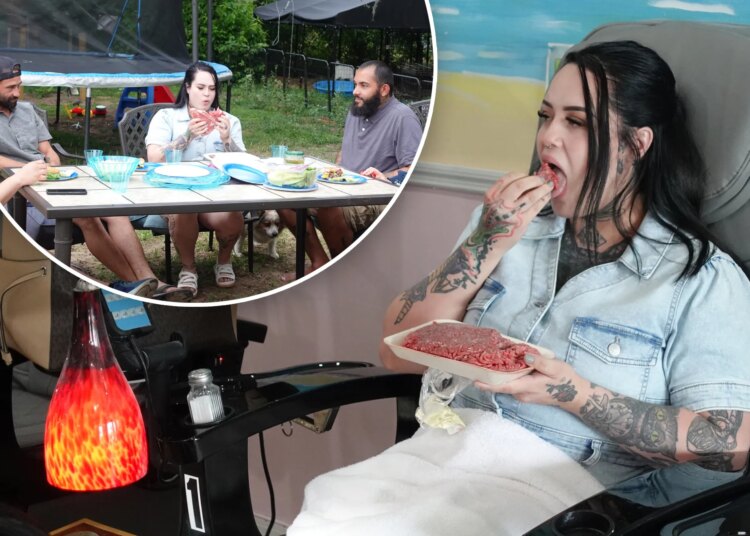 Comer 2 quilos de carne crua por dia levou a uma infecção bizarra