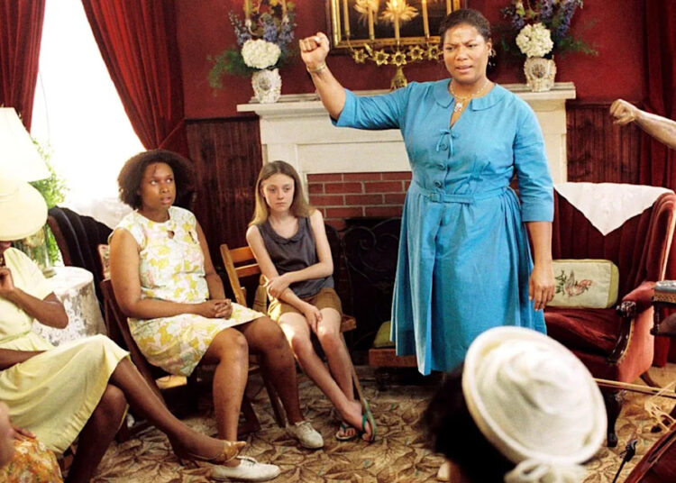 Dakota Fanning e Queen Latifah se reencontram no Globo de Ouro 17 anos depois de “Vida Secreta das Abelhas”