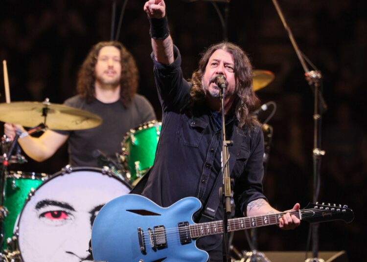 Dave Grohl confirma que novo álbum do Foo Fighters está “concluído”