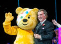 Dermot O'Leary presta homenagem a Terry Wogan no 10º aniversário de sua morte