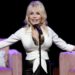 Dolly Parton completa 80 anos hoje e lançou música para ajudar você a comemorar