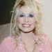 Dolly Parton completa 80 anos: homenagens de aniversário, dia de Dolly Parton e nova música que reformula um clássico