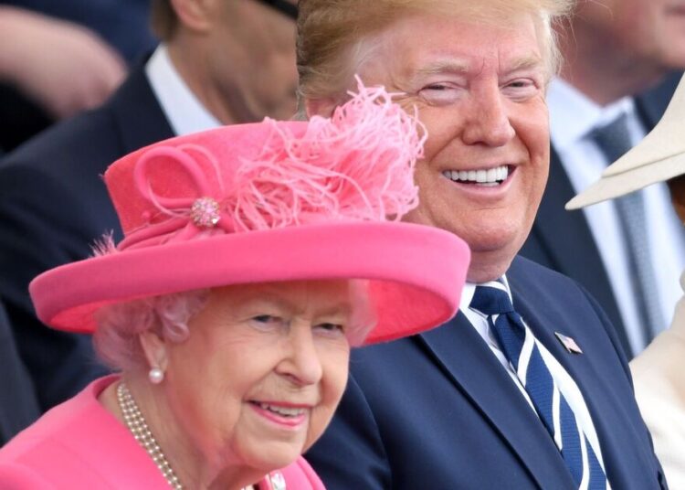 Donald Trump presta homenagem à Rainha Elizabeth II com um toque especial | Real | Notícias