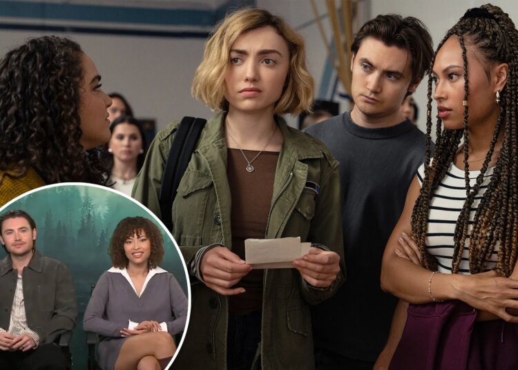 Elenco de 'School Spirits' analisa as teorias de fãs mais insanas