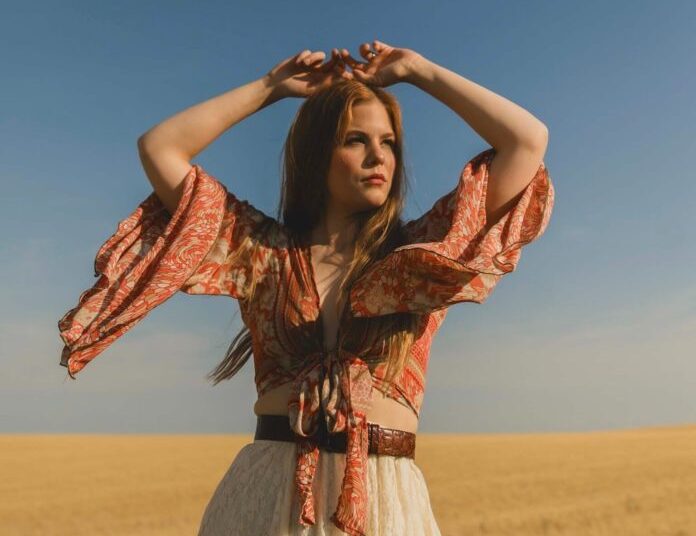 Emma Kade celebra comunidades trabalhadoras com novo single “Blue Collar Man” e videoclipe