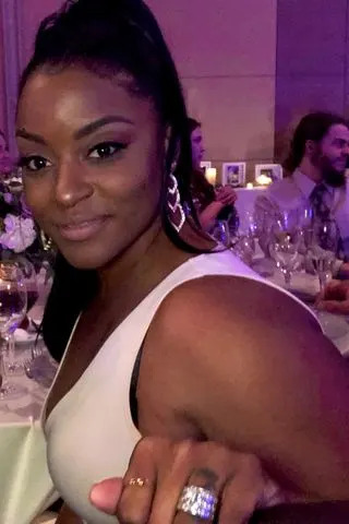 Esposa divorciada da NFL compartilha conselhos importantes para WAGs atuais com base no que ela ‘refaria’ sobre sua experiência (exclusivo)