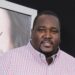 Estrela de 'Blind Side' está em suporte de vida, mas está melhorando, dizem relatórios
