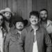 Flatland Cavalry revela cronograma oficial para novas músicas altamente esperadas
