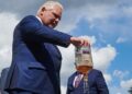Ford 'mal pode esperar' para remover Crown Royal das prateleiras das lojas