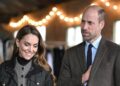 Foto impressionante de Kate Middleton rindo enquanto Will bebe cerveja