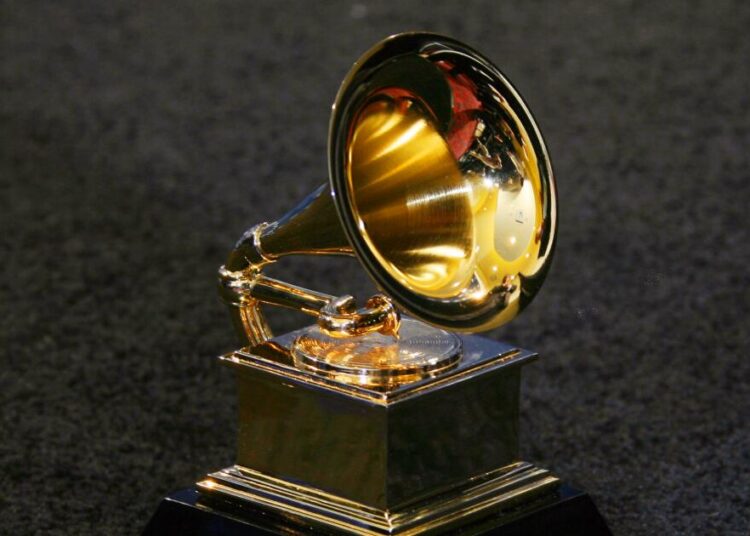 Grammy 2026: como assistir ao vivo, quem apresenta, quem se apresenta
