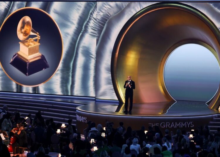 Grammy fornecerá uma dose de “remédio” para um país em crise, diz presidente da Recording Academy
