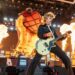 Green Day abrirá o Super Bowl com cerimônia celebrando gerações de MVPs